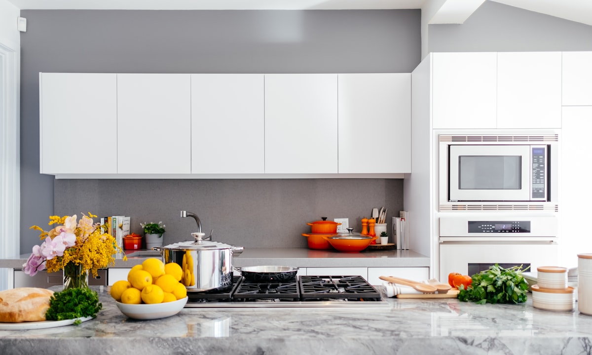Cocina con hornos empotrados